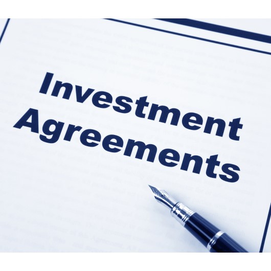 15gir_closing_the_deal_530x530_depositph